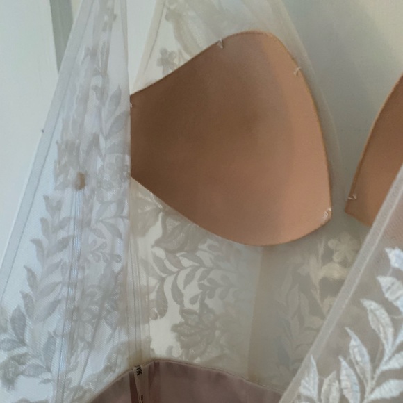 Maggie Sottero Greenley Wedding Dress size 4 (ivory over soft nude) - Picture 14 of 16